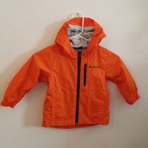 Columbia sports wear 3T hooded jacket.